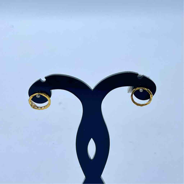 18k Gold Classic Design Diamond Earrings