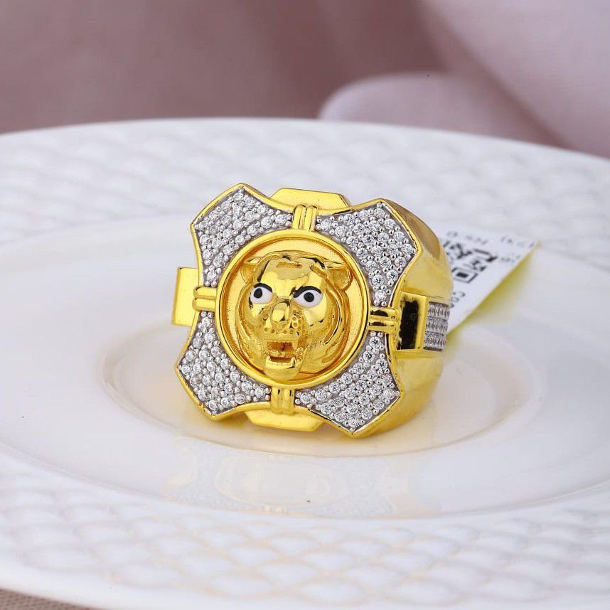 22k Gold Fancy Heavy Weight Gants Diamond Ring